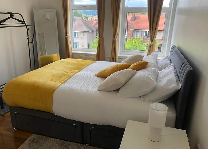 Sheffield Retreat - Cozy 3 Bedroom House